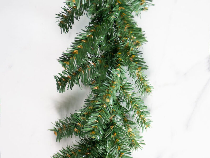 Гирлянда хвойная 270х20 см ПВХ Winter Deco